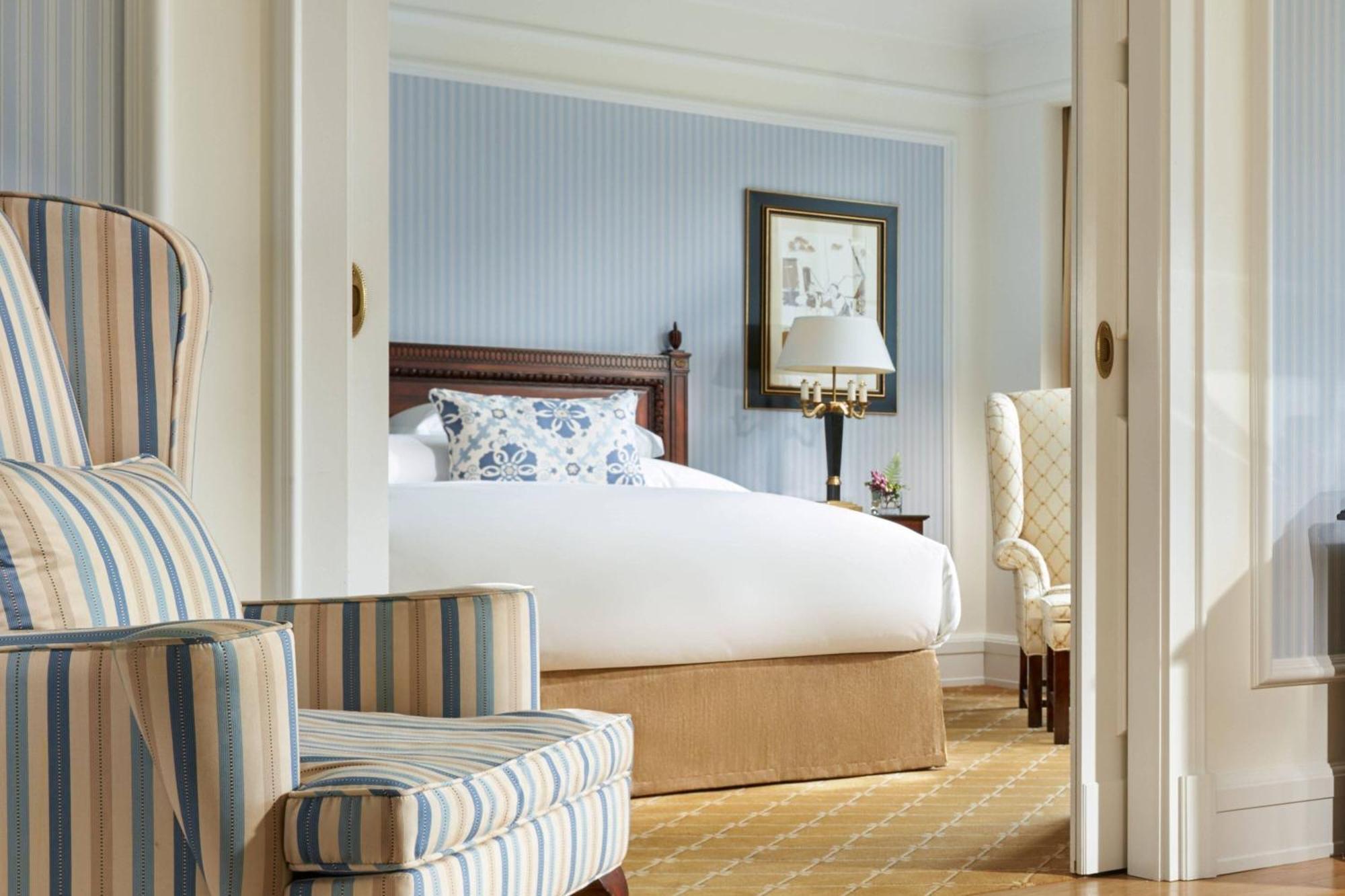 Powerscourt Hotel, Autograph Collection Enniskerry Kültér fotó A bedroom at the Ritz-Carlton, Boston