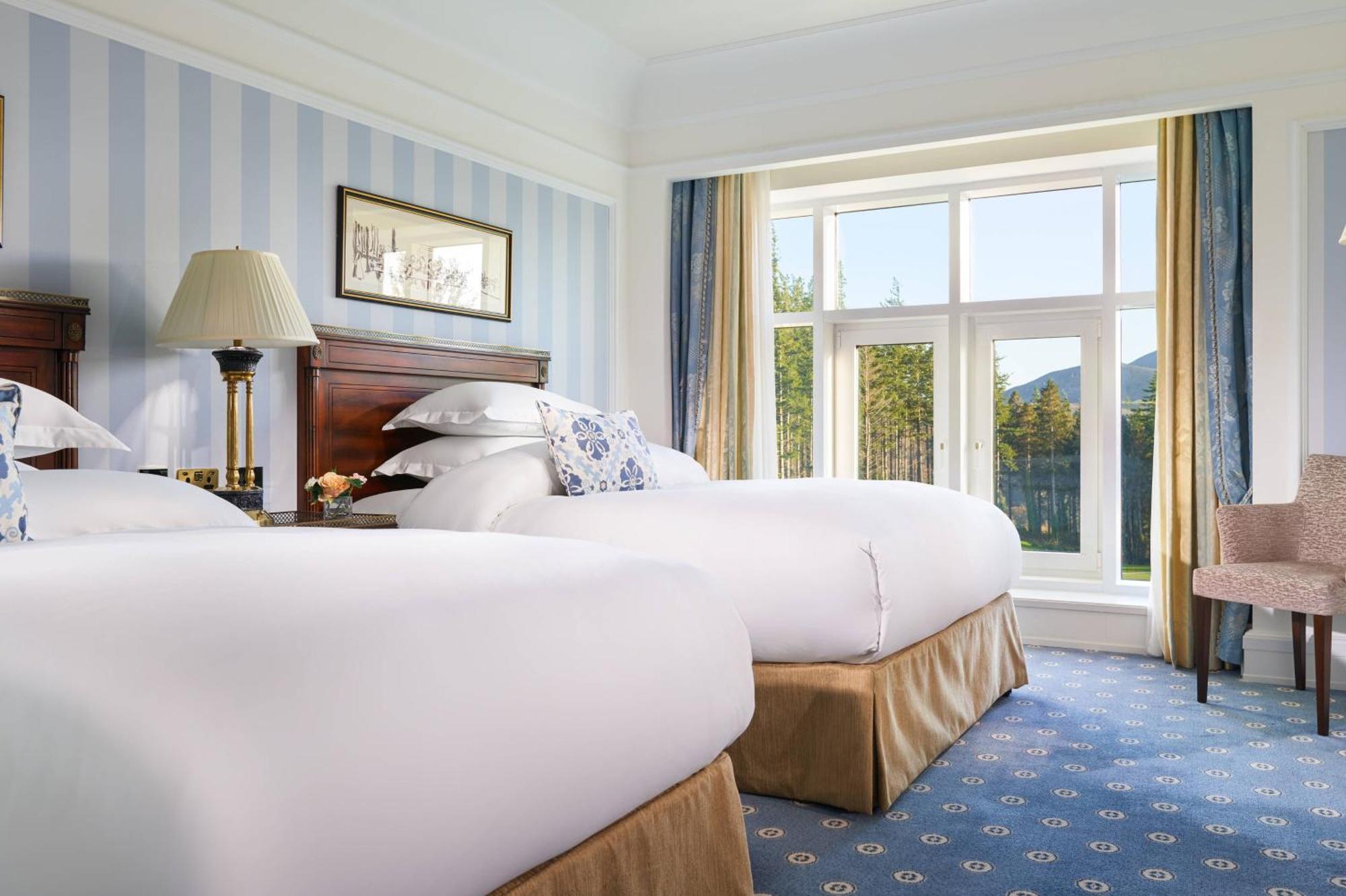 Powerscourt Hotel, Autograph Collection Enniskerry Kültér fotó A room at the Lake Placid Lodge